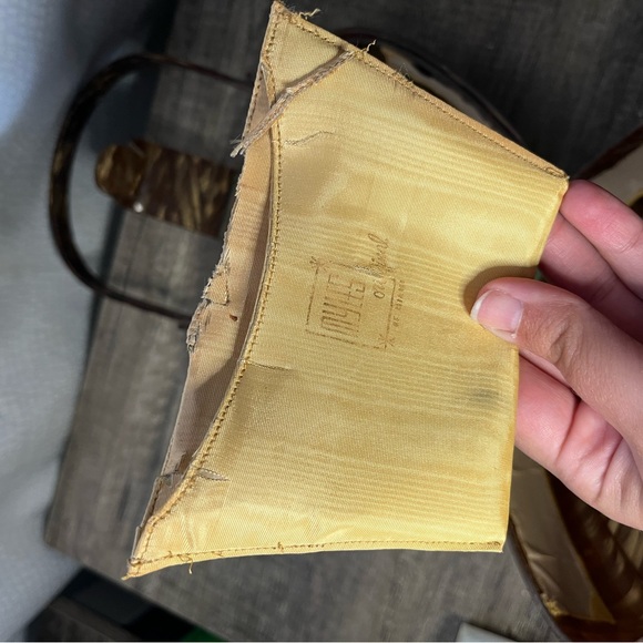 Vintage Myles 1950s mother of pearl gold lucite hand bag - Picture 7 of 7